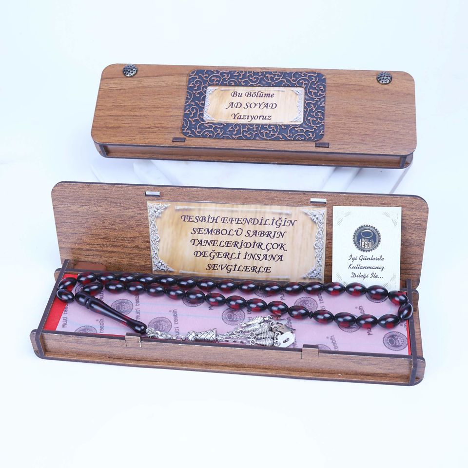 KIRMIZI SÜRMELİ İSİM PÜSKÜLLÜ TASARIM TESPİH