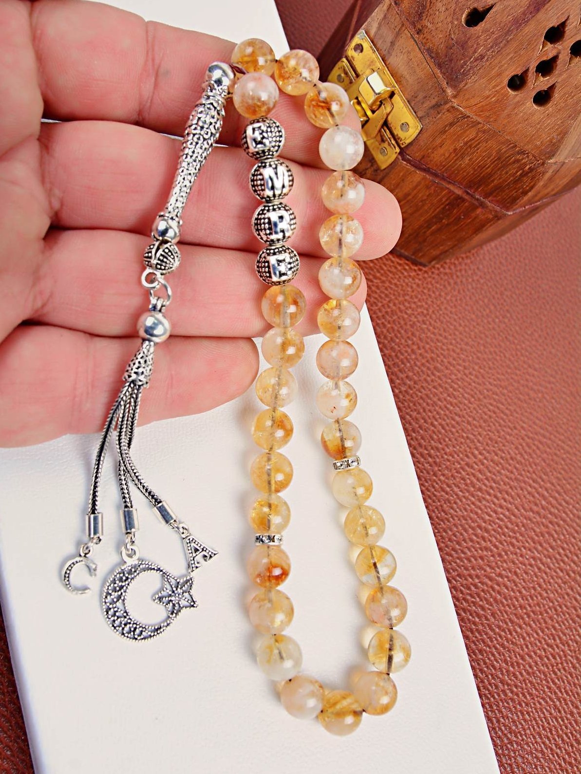 GÜMÜŞ PÜSKÜLLÜ KİŞİYE ÖZEL SİTRİN TAŞI TANELERİNE İSİMLİ TESPİH