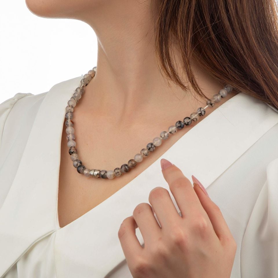 BEYAZ AKİK TAŞI BİLEKLİK OLAN KOLYE