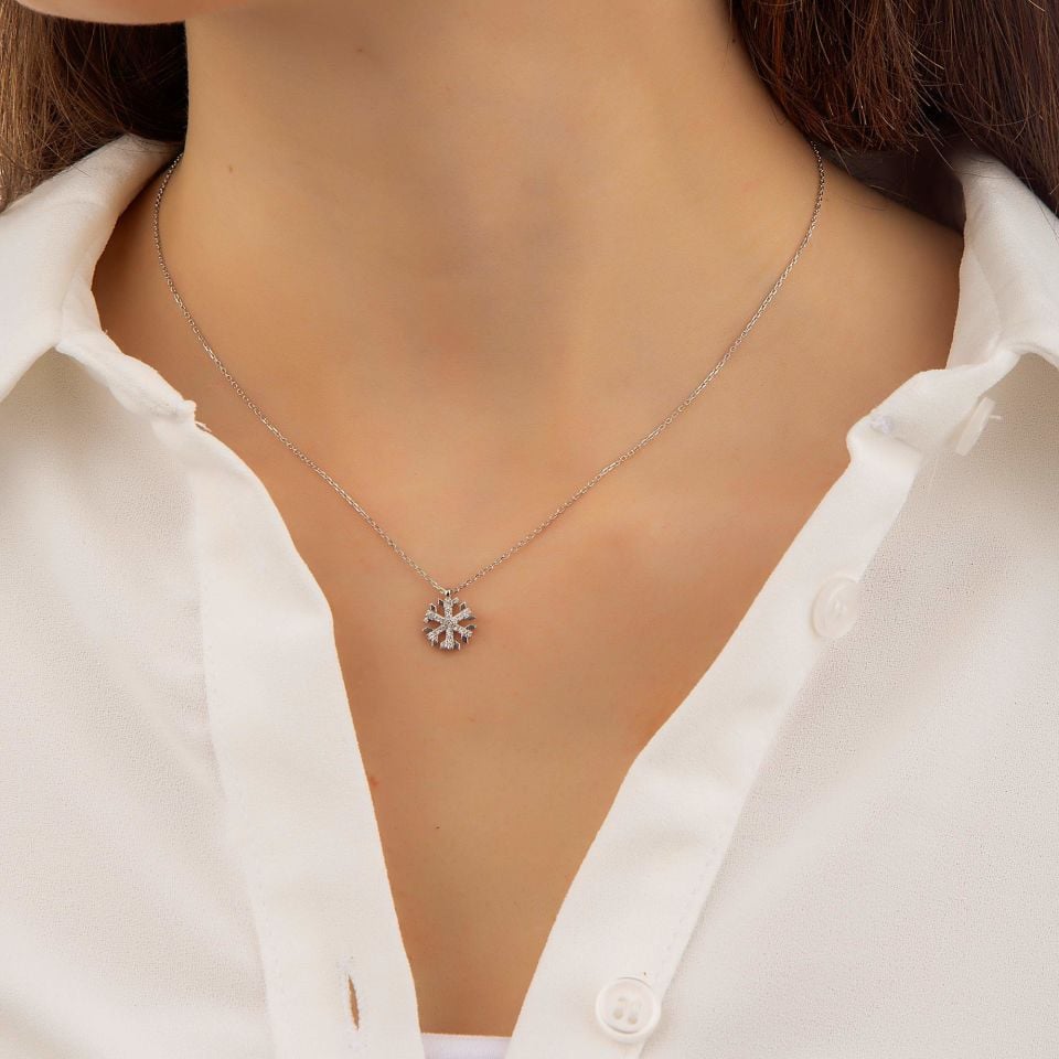 KAR TANESİ MODEL BAYAN GÜMÜŞ KOLYE