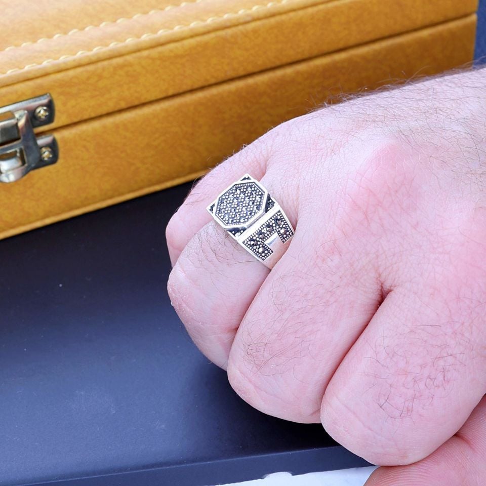 ZİRKON TAŞLI 925 AYAR GÜMÜŞ YÜZÜK 38